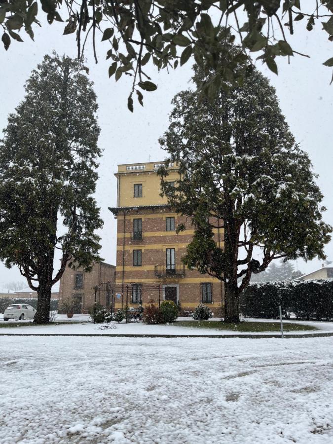 Hotel Villa Liberty Pontecurone Luaran gambar